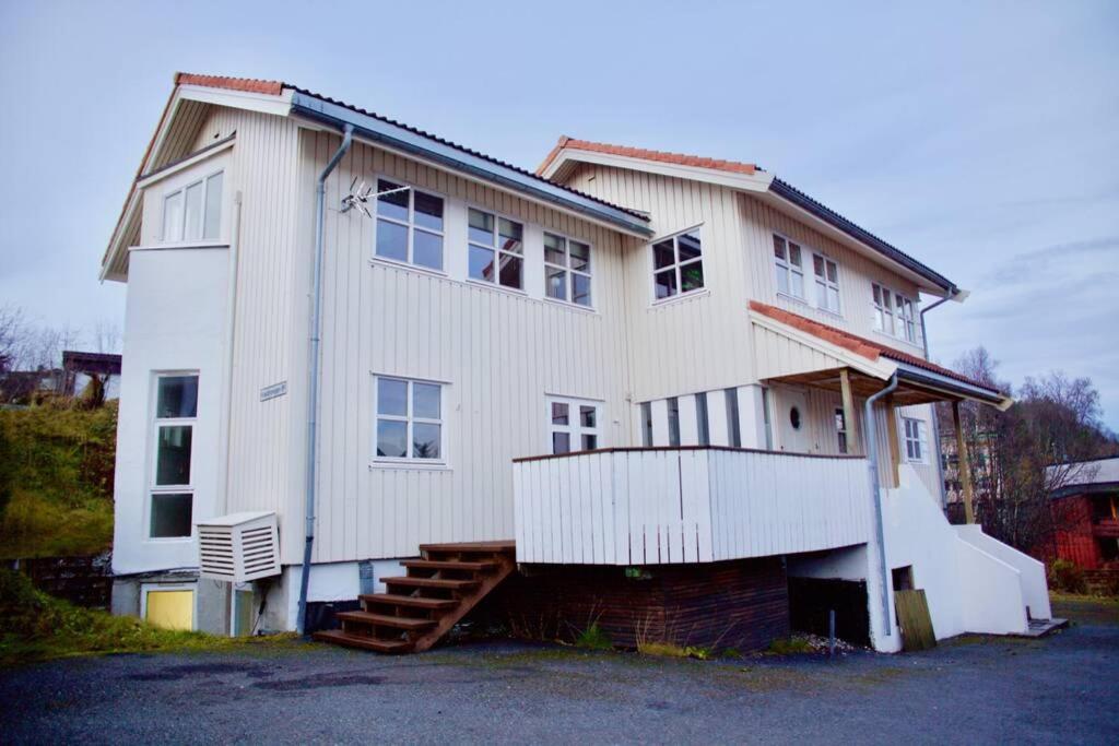 Central Large Modern House With A View Tromsø Eksteriør bilde